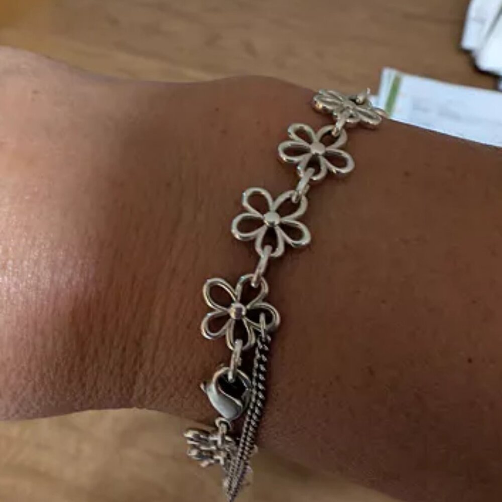 Retired James Avery  Daisy Charm Bracelet Charm Bracelet Medium 7.9inchs